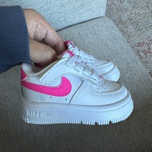 Nike Force 1 Low EasyOn - White/Laser Fuchsia